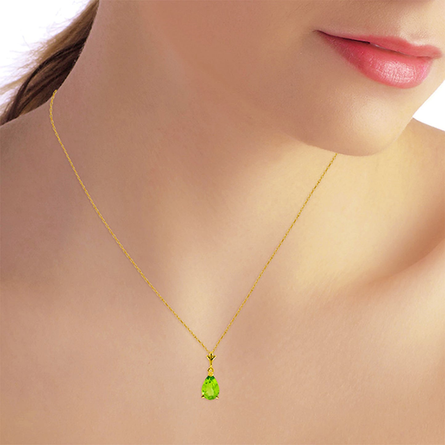 Gentle Droplet Peridot Necklace
