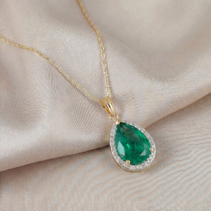 Hidden Light Emerald & Diamond Necklace