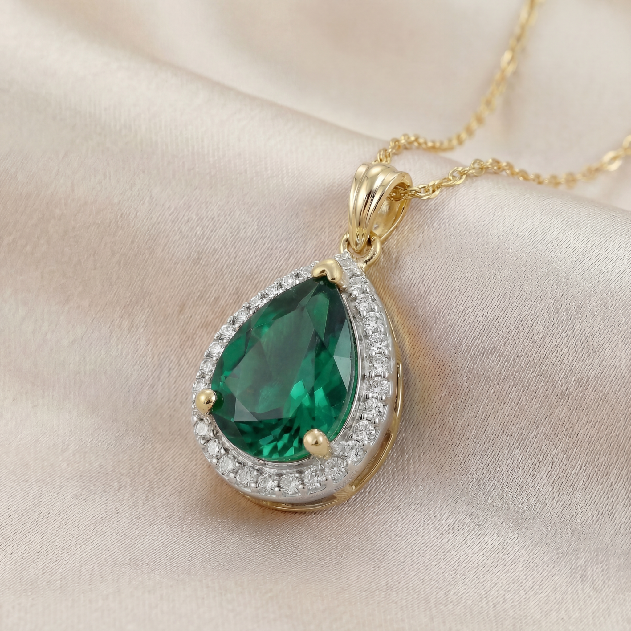 Hidden Light Emerald & Diamond Necklace