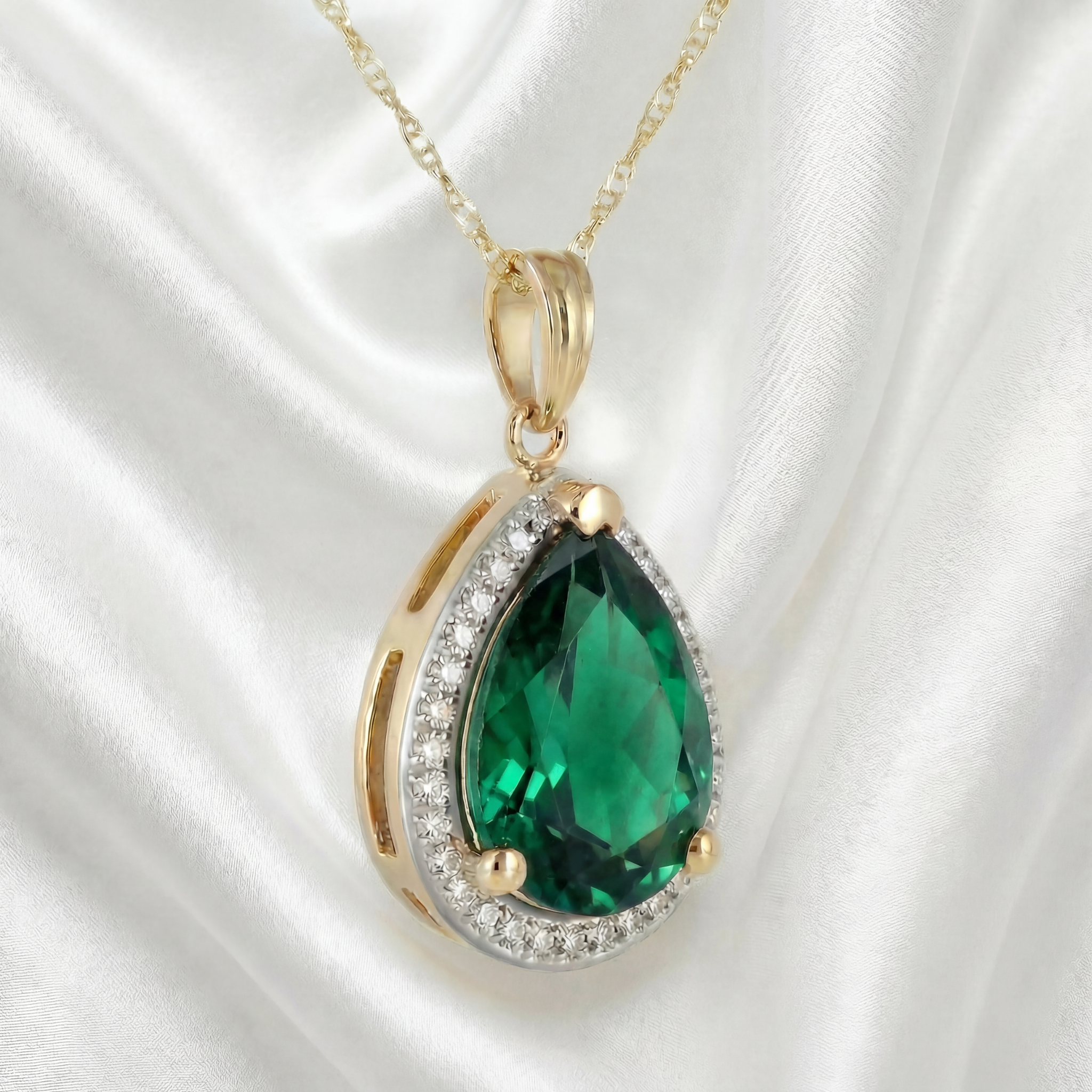 Hidden Light Emerald & Diamond Necklace