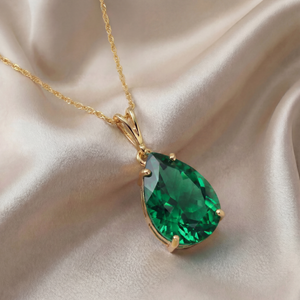 Hidden Light Emerald Necklace