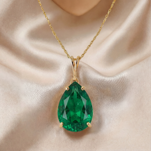 Hidden Light Emerald Necklace